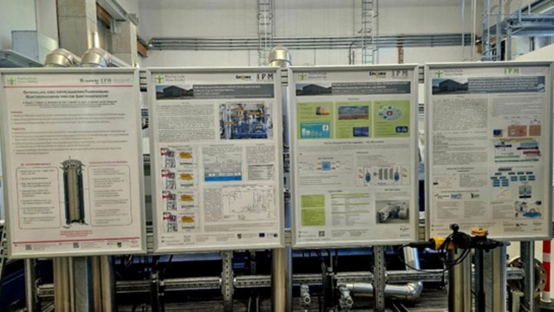 Forschungstransfer im Gespräch: Projektposter und Anlagenrundgang verbinden wissenschaftliche Grundlagen mit Anwendungsperspektiven. Fotos: Lars Klitzke / HSZG